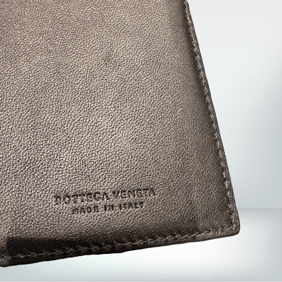 Authentic Bottega Veneta Snakeskin Embossed Bifold Wallet - Picture 6 of 6